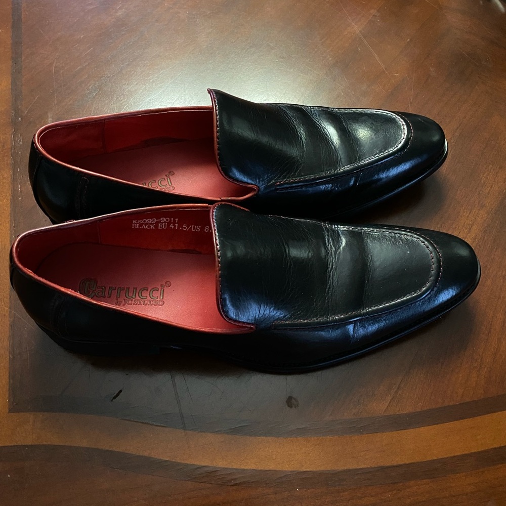 Men’s black loafers